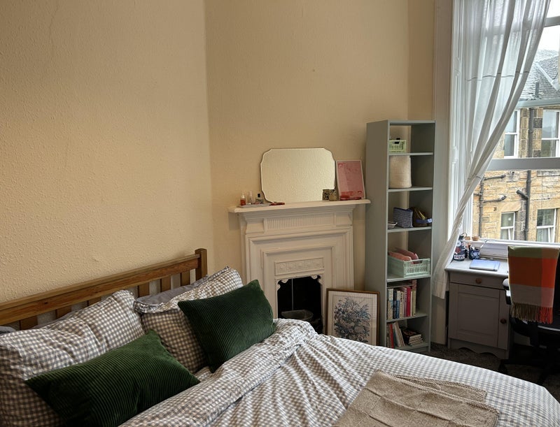 Room Polwarth Crescent in City of Edinburgh