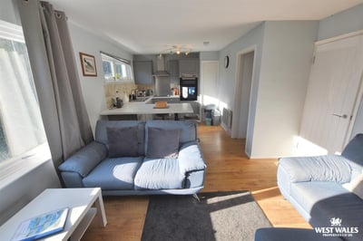 Flat Haven Court in Little Haven