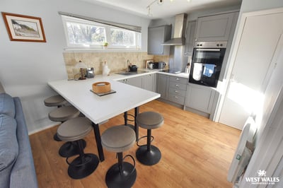 Flat Haven Court in Little Haven
