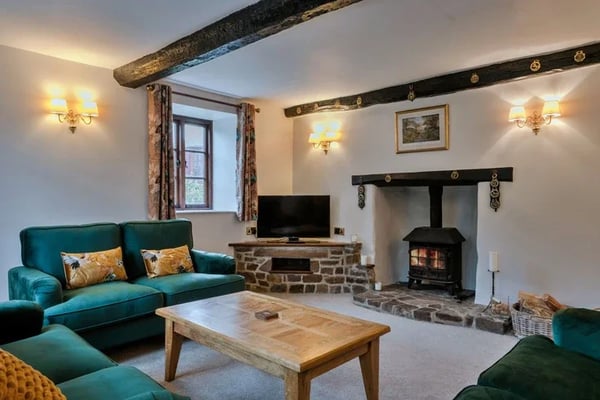 House Town Living Cross in West Devon