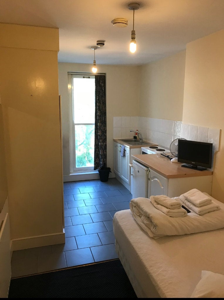 Flat Glenloch Road in Greater London